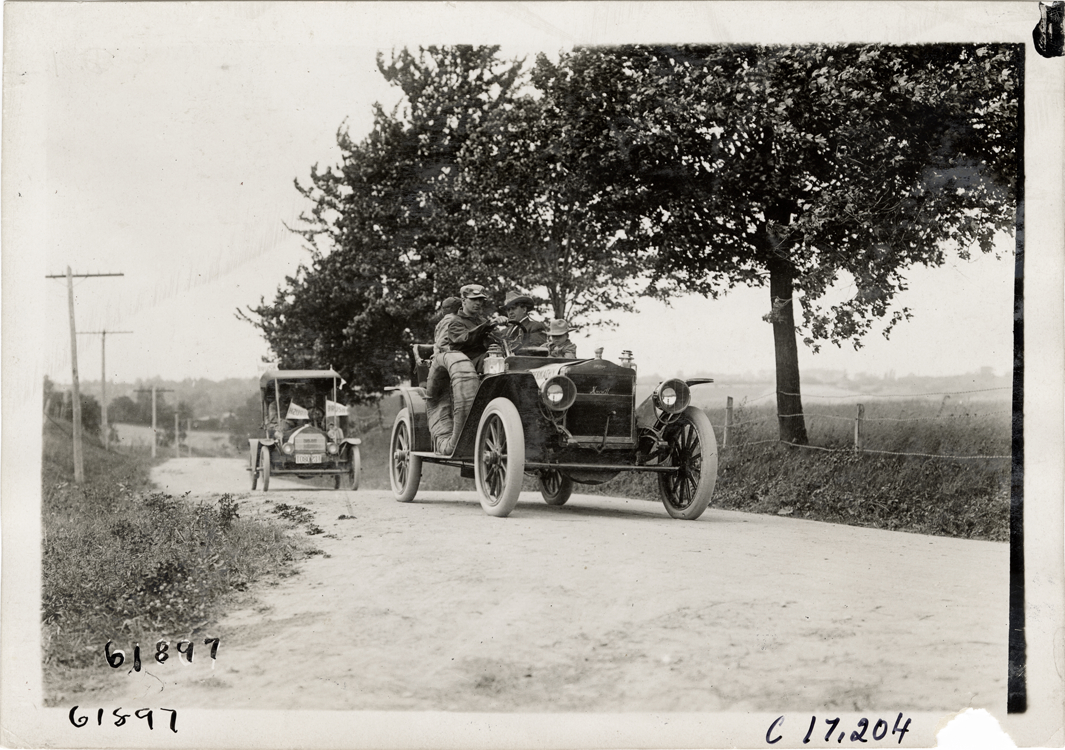 Brush and Maxwell automobiles, 1910 Abernathy Kids New York to Oklahoma Tour