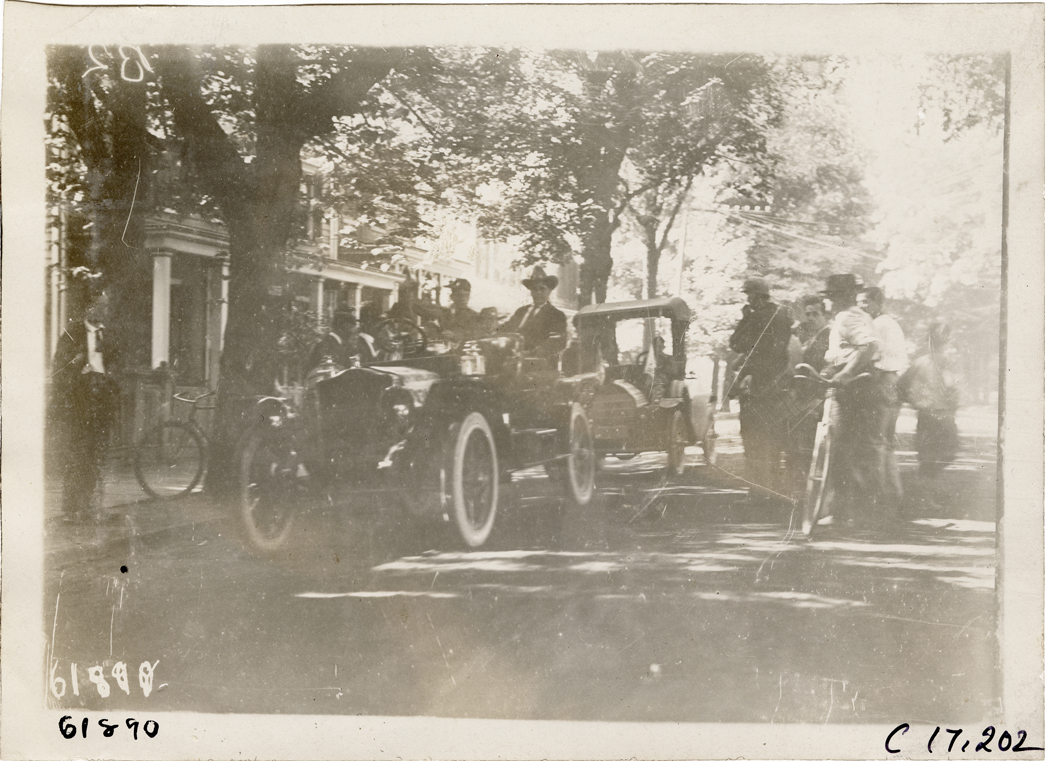 Brush and Maxwell automobiles, 1910 Abernathy Kids New York to Oklahoma Tour
