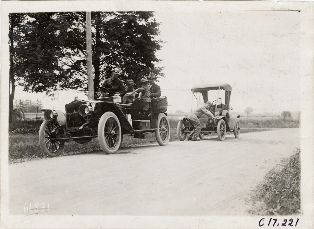Brush and Maxwell automobiles, 1910 Abernathy Kids New York to Oklahoma Tour