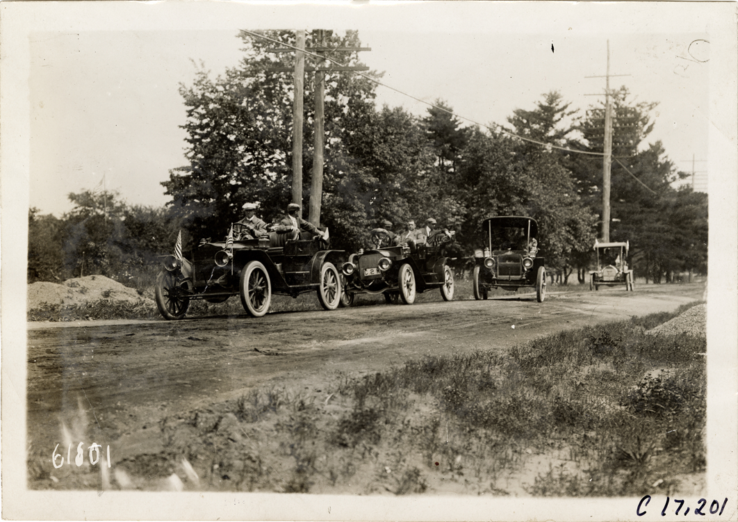 Brush and Maxwell automobiles, 1910 Abernathy Kids New York to Oklahoma Tour