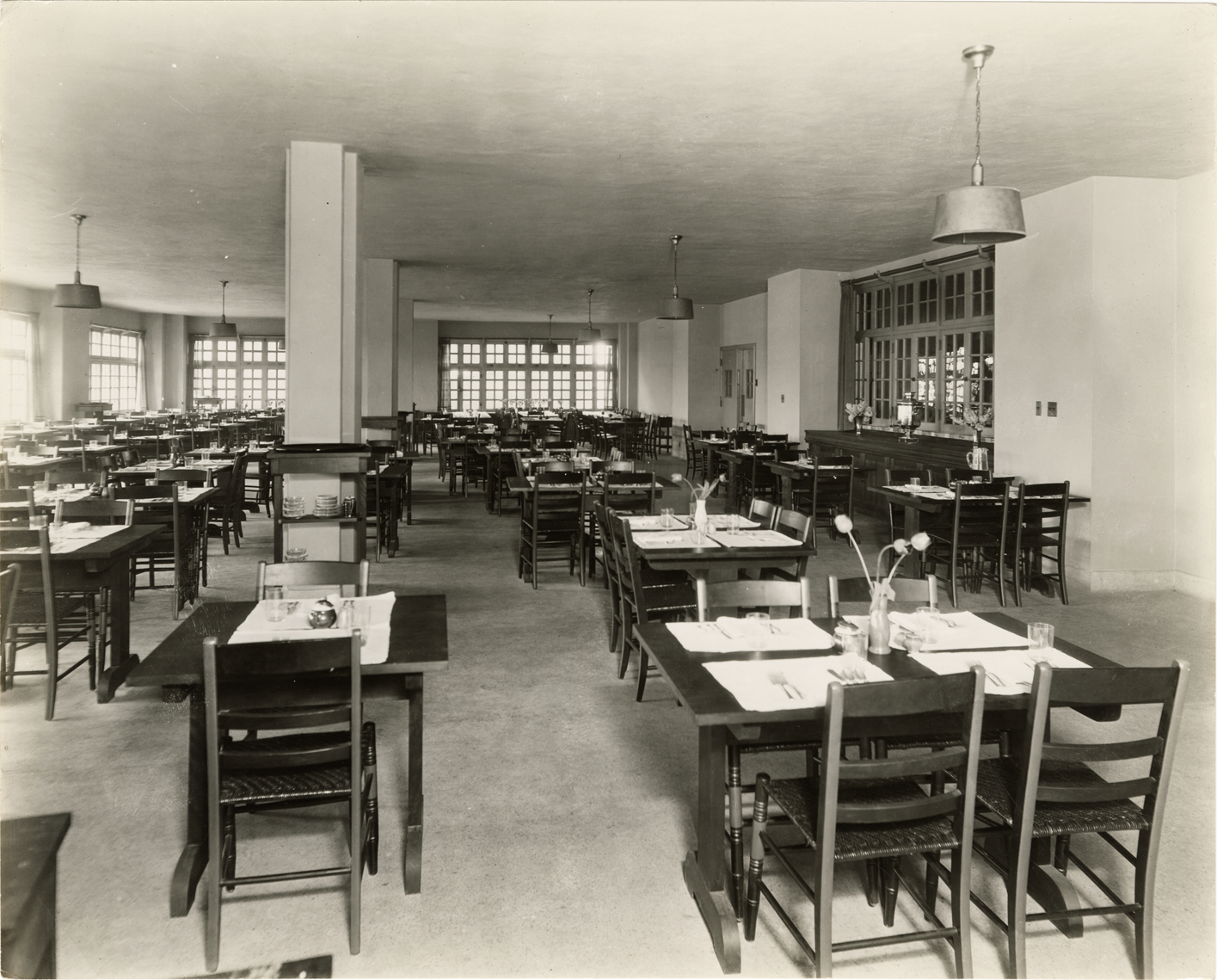 Dining room, Women's City Club of Detroit