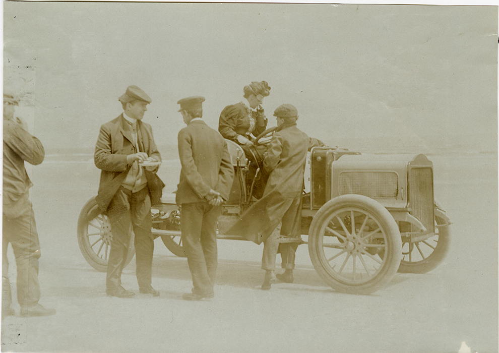 Joan Cuneo in White steamer, Atlantic City races