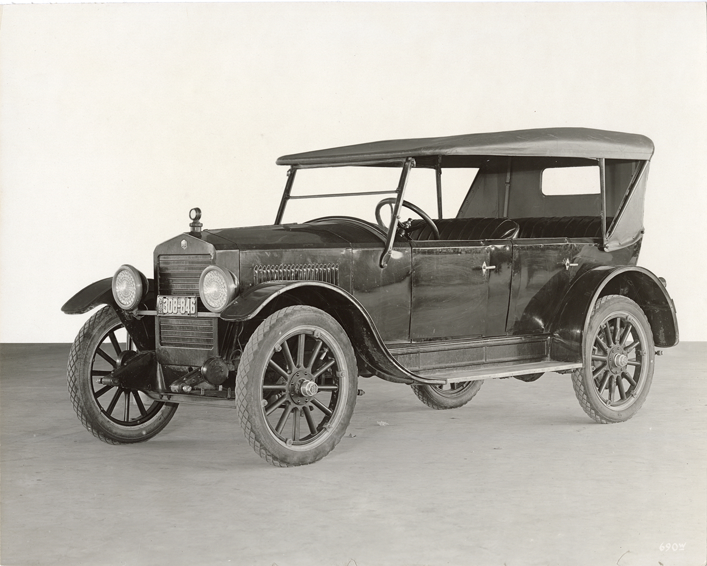 Essex touring automobile