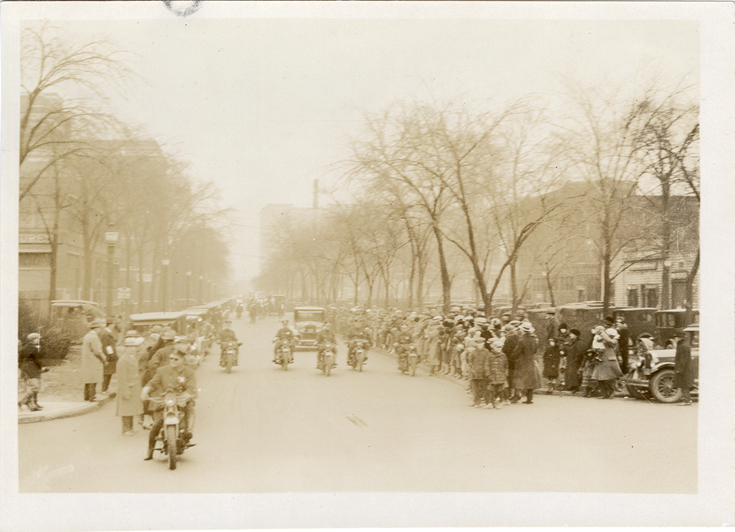 Start of parade on Second Avenue, 1925 J.L. Hudson Thanksgiving Day parade
