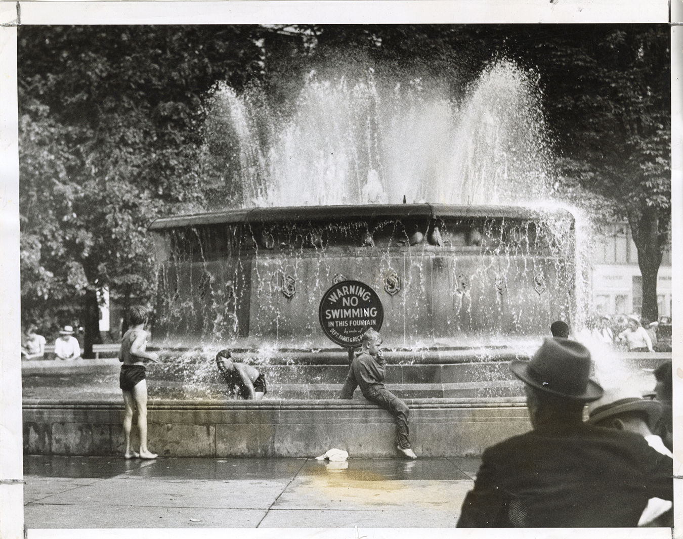 Children playing in Edison fountain, Grand Circus Park