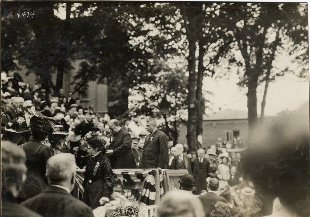 President William H. Taft and Libbie Custer during ceremonies, Custer