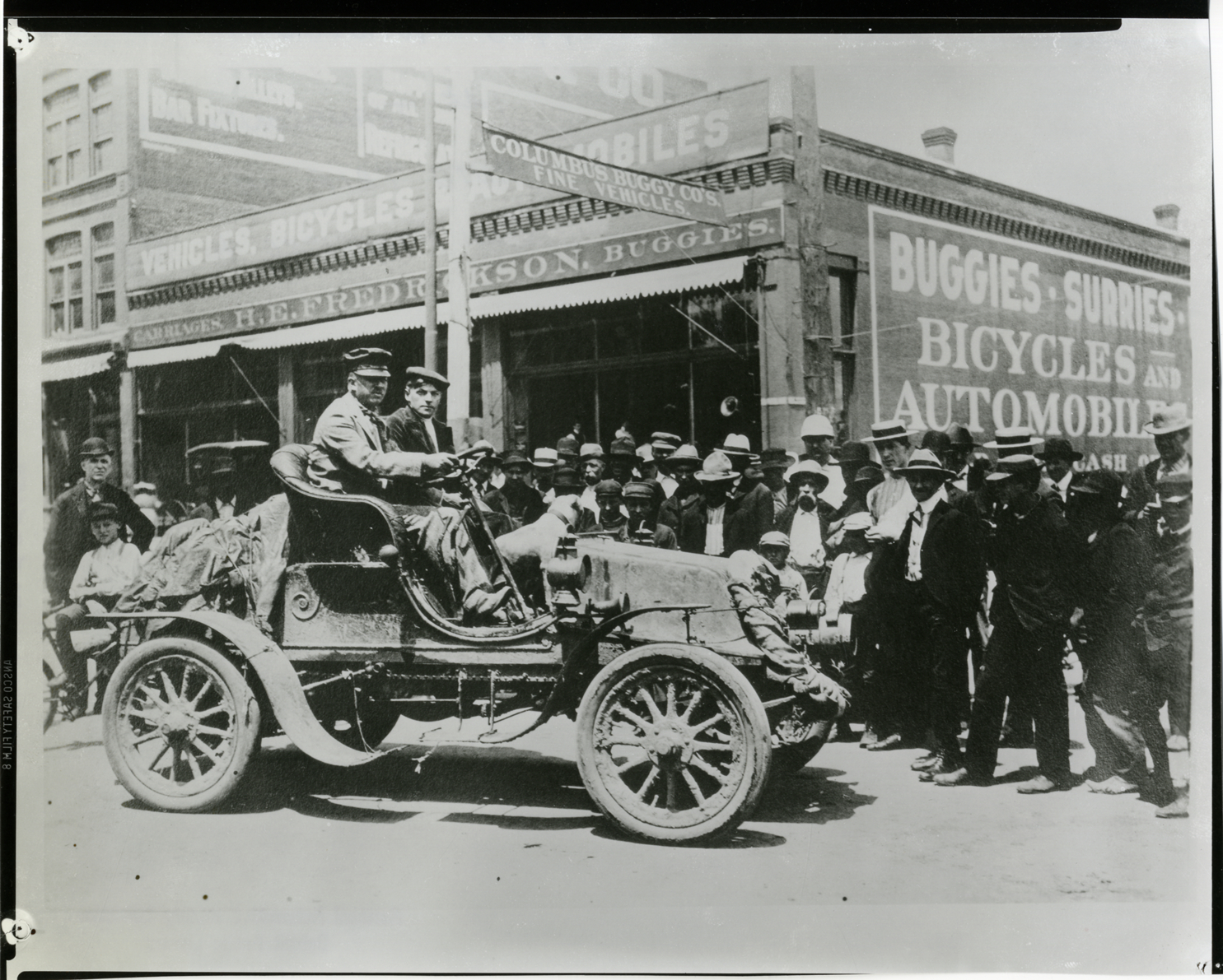 Horatio Nelson Jackson and Sewell K. Crocker in 1903 Winton