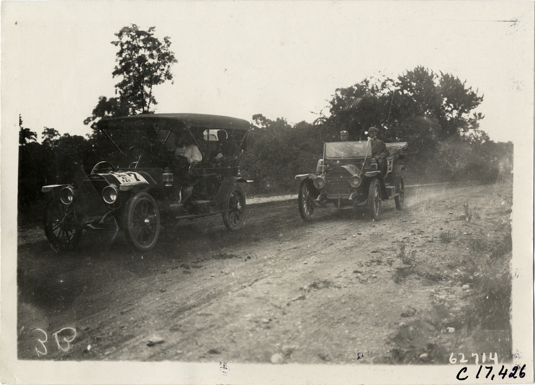 Motorists in automobiles, 1910 Brooklyn Dealers Reliability Run | DPL DAMS