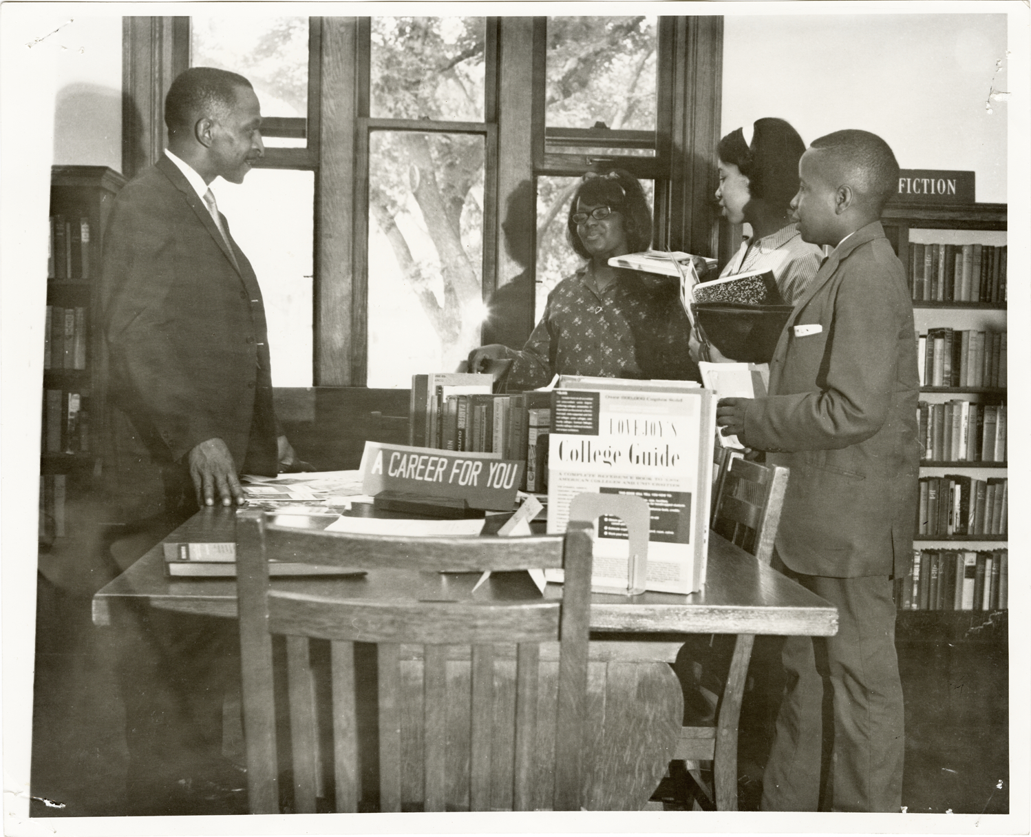 Eugene Gilmer meeting with students during vocational planning program