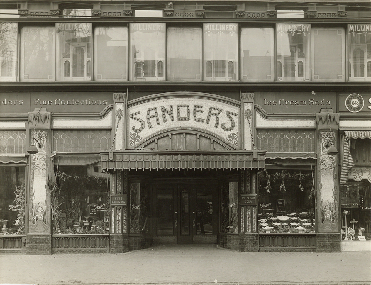 Sanders store DPL DAMS