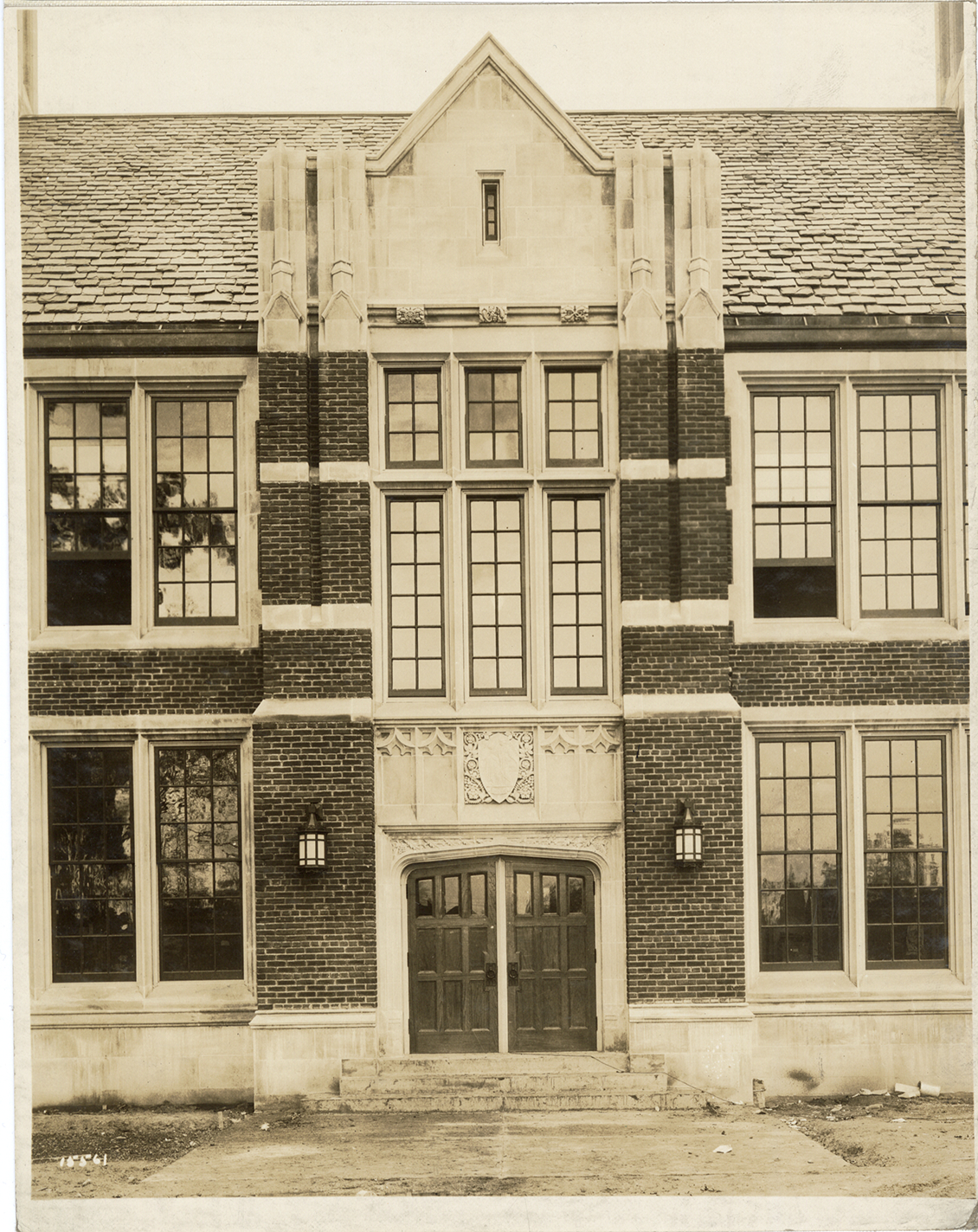 Side entrance, Roosevelt School DPL DAMS